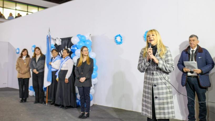 Con folclore, chocolate y fervor patrio, la Municipalidad arrancó los festejos por el 25 de Mayo - Tucumán