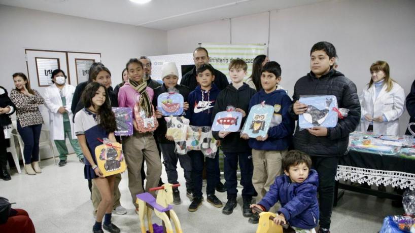El Centro de Estimulación Temprana del Hospital de Niños recibió material didáctico - Tucumán