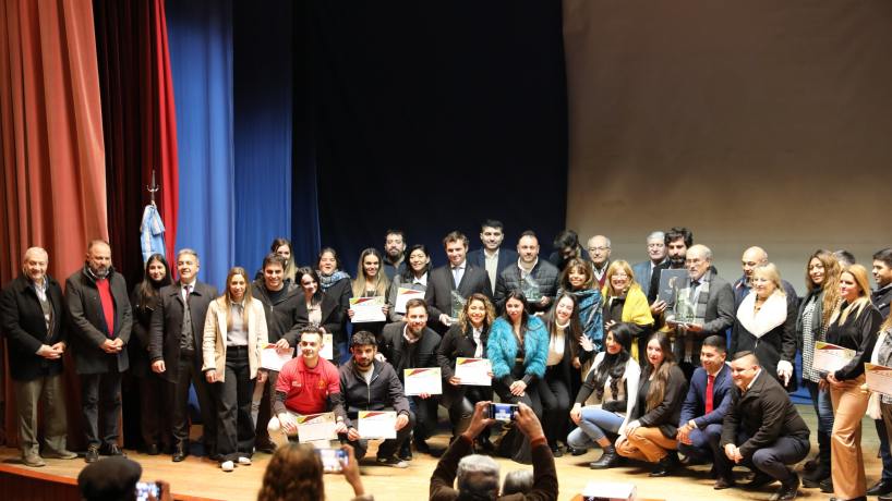 "Aquellos que se animan, que se arriesgan": reconocieron a jóvenes emprendedores de Tucumán  - Tucumán