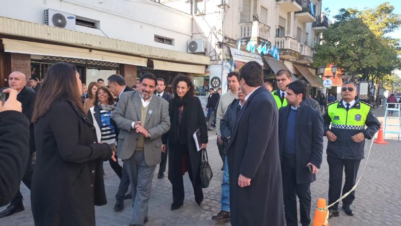 Los ojos de El Jefe en Tucumán: Karina Milei envió Los ojos de El Jefe en Tucumán: Karina Milei envió a su equipo a ultimar detalles para firmar el Pacto de Mayo - Tucumán