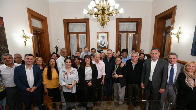 El Gobernador cerró un nuevo acuerdo salarial con el Frente Unidad Docente Estatal