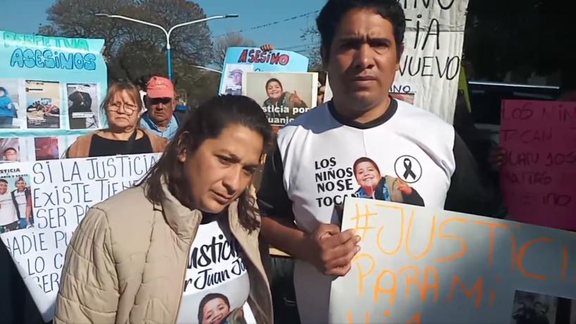 "Mi niño no tenía maldad, ¿por qué le hizo esto?": el dolor de los familiares de Juanjo tras el crimen que enluta al barrio 130 Viviendas - Tucumán