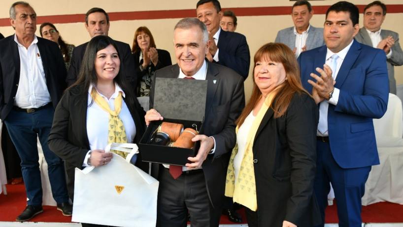 El Gobernador homenajeó a los trabajadores de vialidad en el Día del Camino