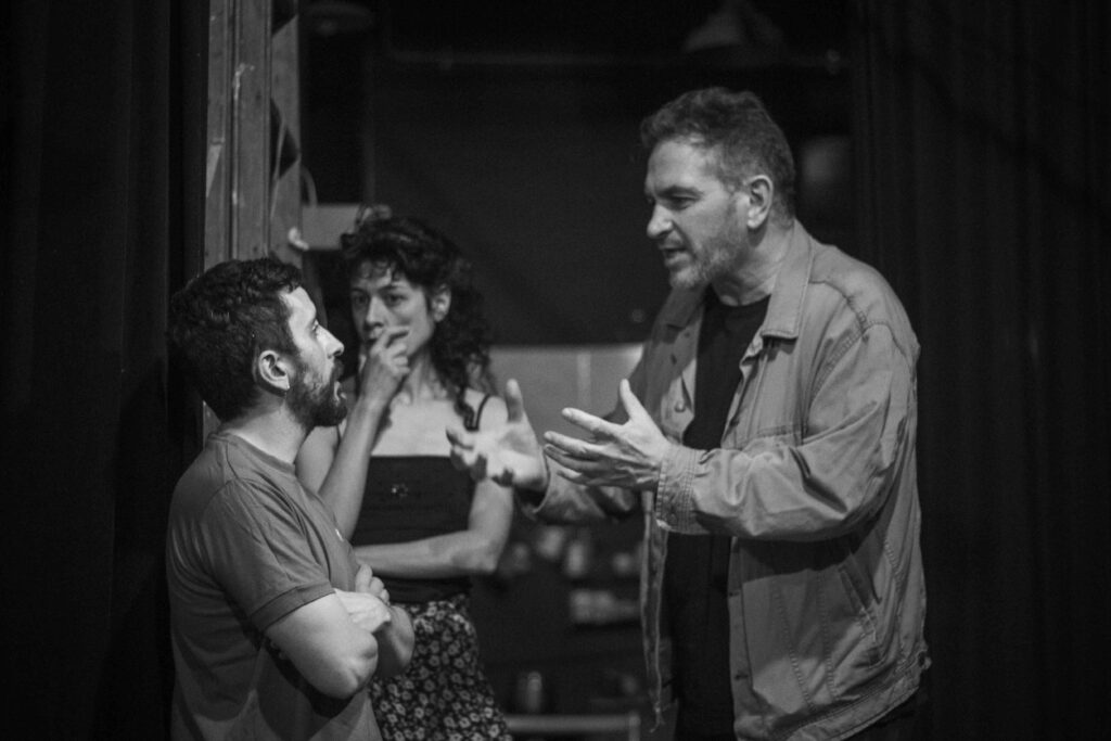 Reestreno teatral: Que pase algo… (título en proceso)