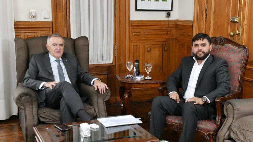 Jaldo se reunió con el legislador Carlos Funez