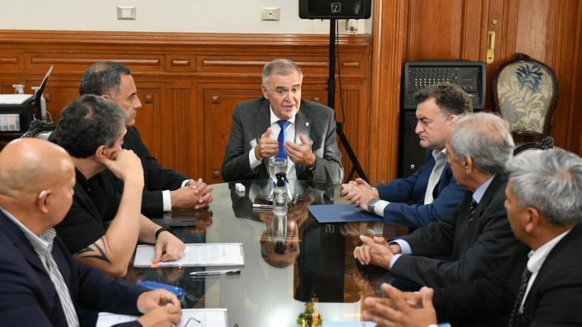 Interzafra: El gobierno entregó una ayuda financiera a trabajadores de la cosecha