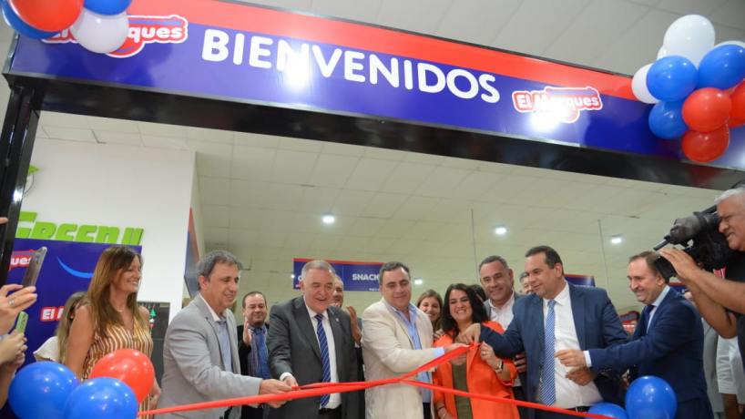 Jaldo acompañó la inauguración de una nueva sucursal del supermercado El Marqués
