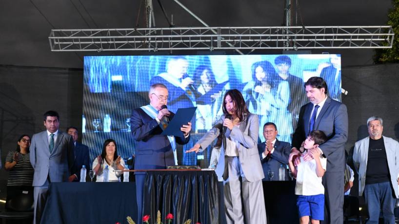 Jaldo le tomó juramento a Gabriela Rodríguez como nueva intendenta de La Cocha