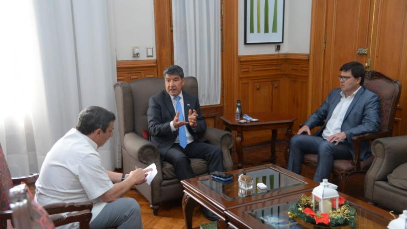 Acevedo convocó a ministros para evaluar la situación sanitaria y de seguridad durante los feriados