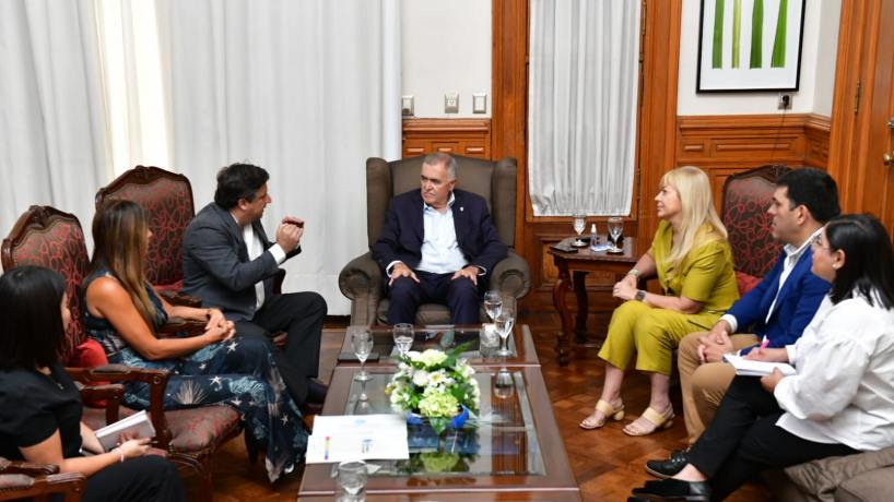 Provincia y Municipio avanzan en la instalación de 1200 conexiones domiciliarias en la Capital