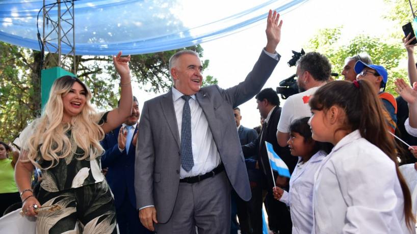 Jaldo encabezó el inicio del ciclo lectivo 2025 en una escuela de Lules