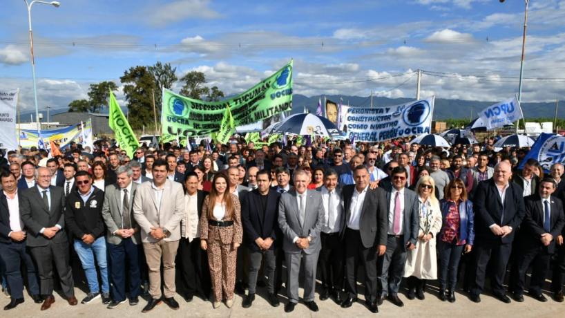 “A este gobernador no le va a temblar el pulso “A este gobernador no le va a temblar el pulso para que las obras lleguen a Tucumán"