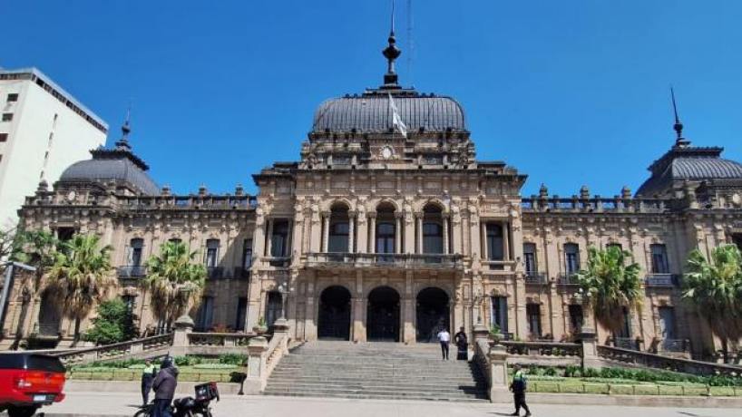 La administración pública funcionó con normalidad en Tucumán pese al paro nacional