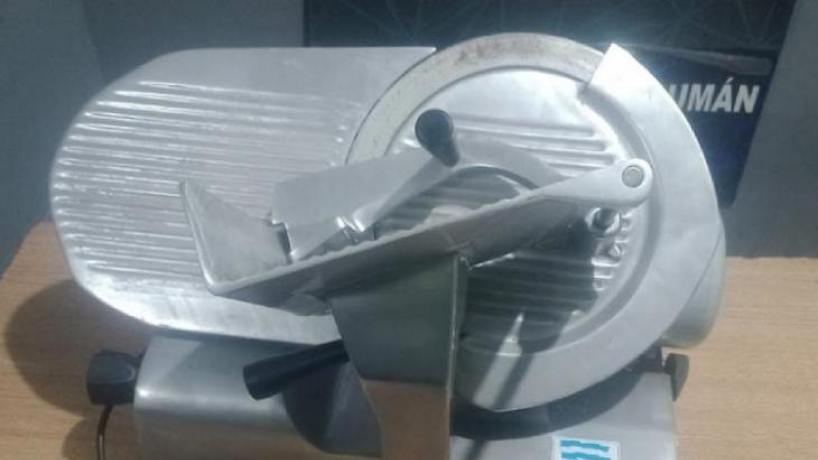 Robó una máquina de cortar fiambre en Tafí Viejo y terminó preso - Tucumán