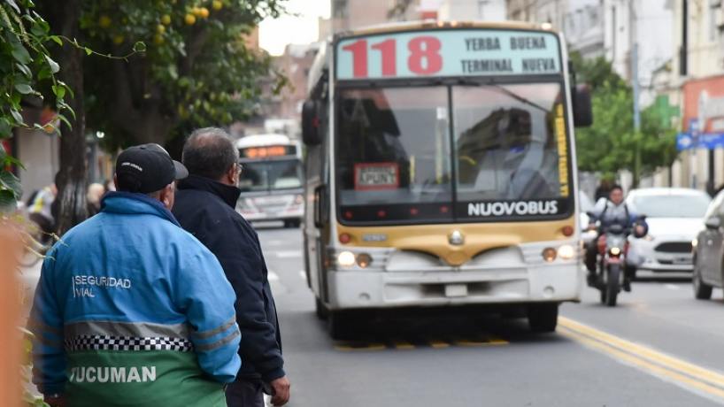 Jaldo: "Gracias al diálogo en Tucumán hoy el transporte urbano funciona con normalidad"